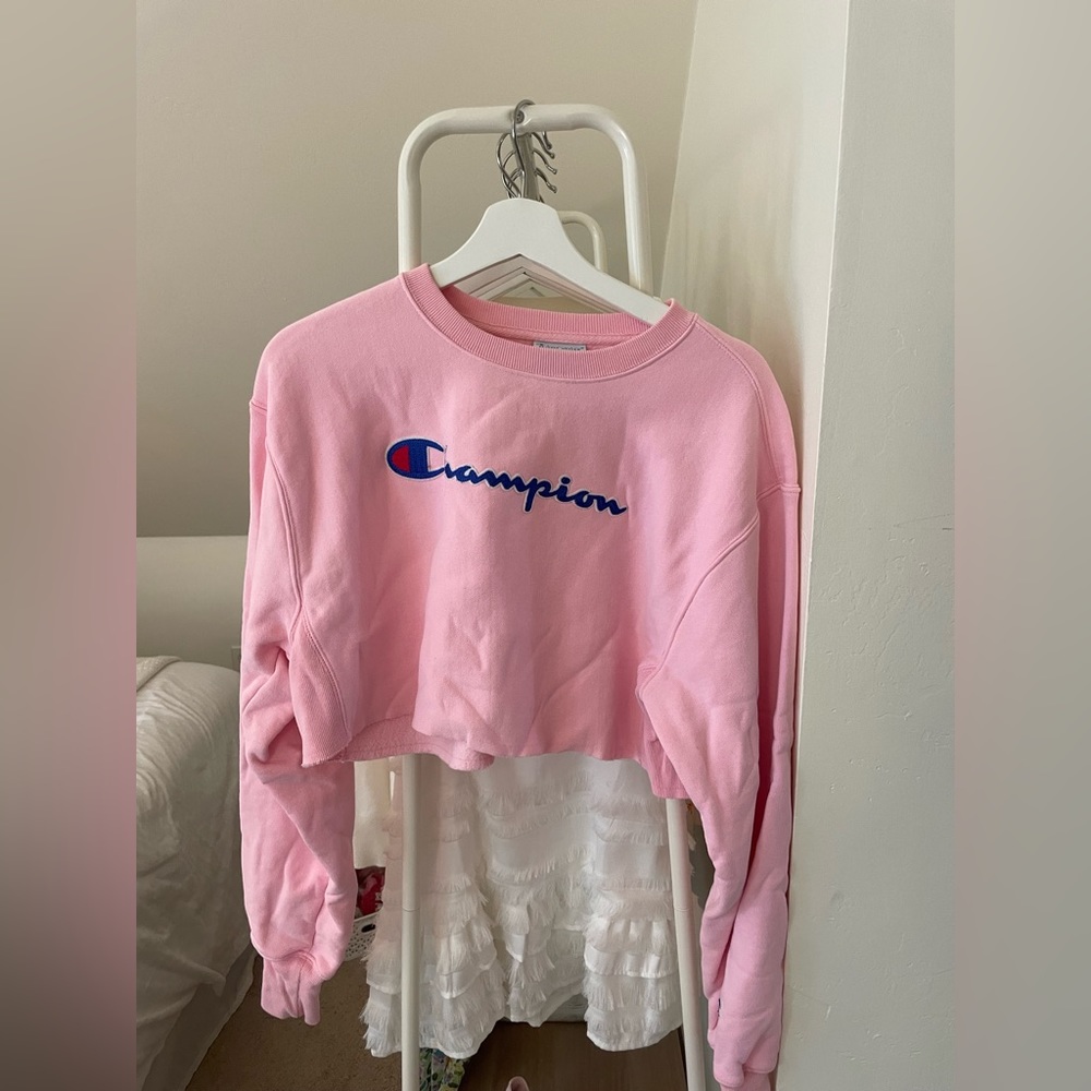 Champion Cropped Baby Pink Crewneck